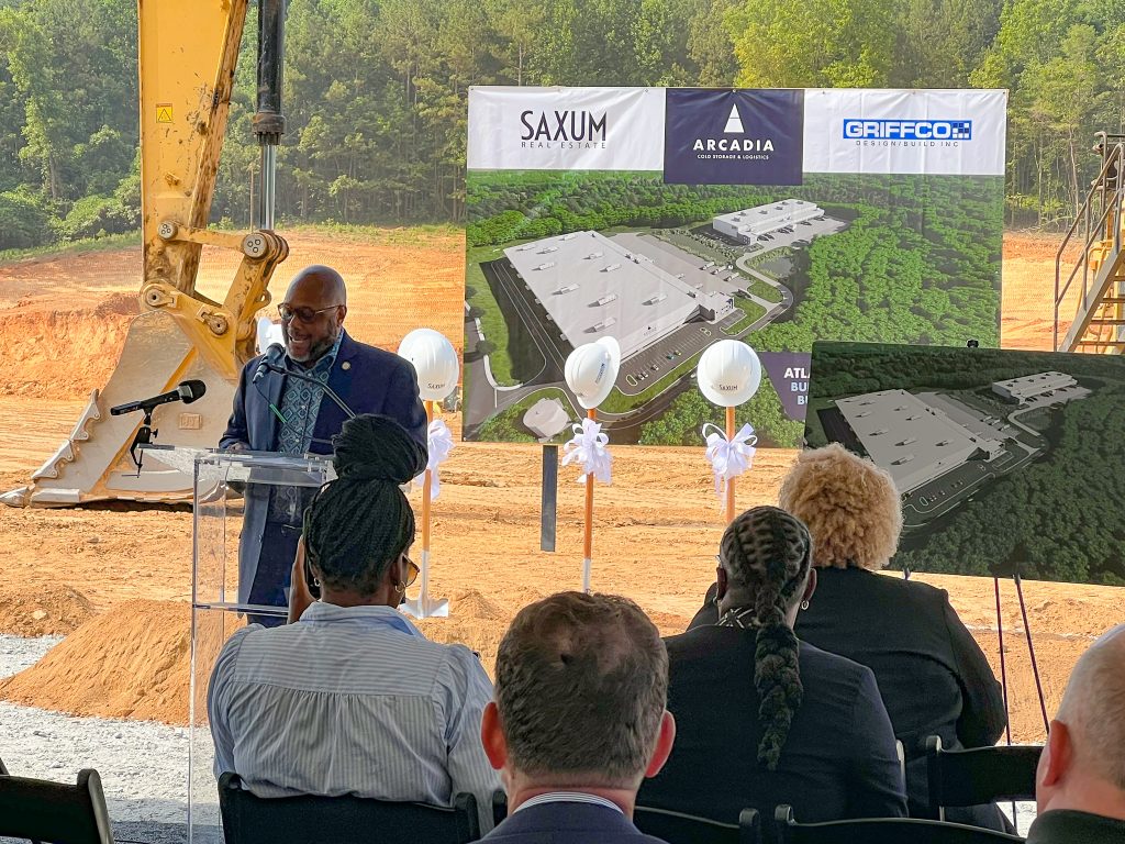 Mayor Vince Williams, of Union City, speaks at the groundbreaking event